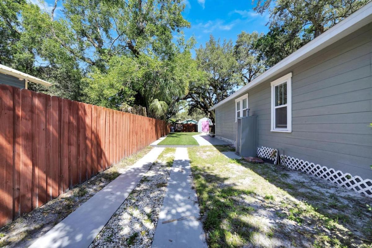 Spacious Getaway Cozy & Modern Backyard Dream Villa Tampa Exterior photo