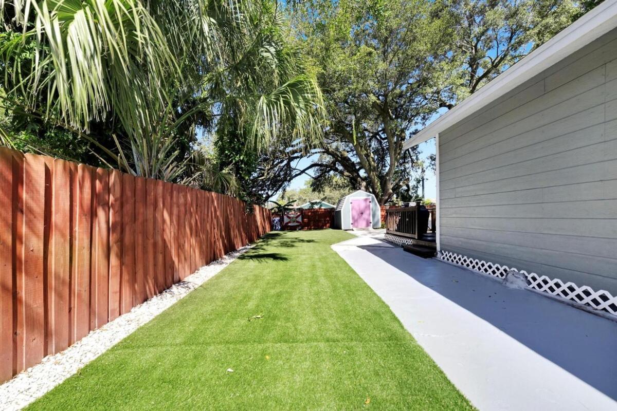 Spacious Getaway Cozy & Modern Backyard Dream Villa Tampa Exterior photo